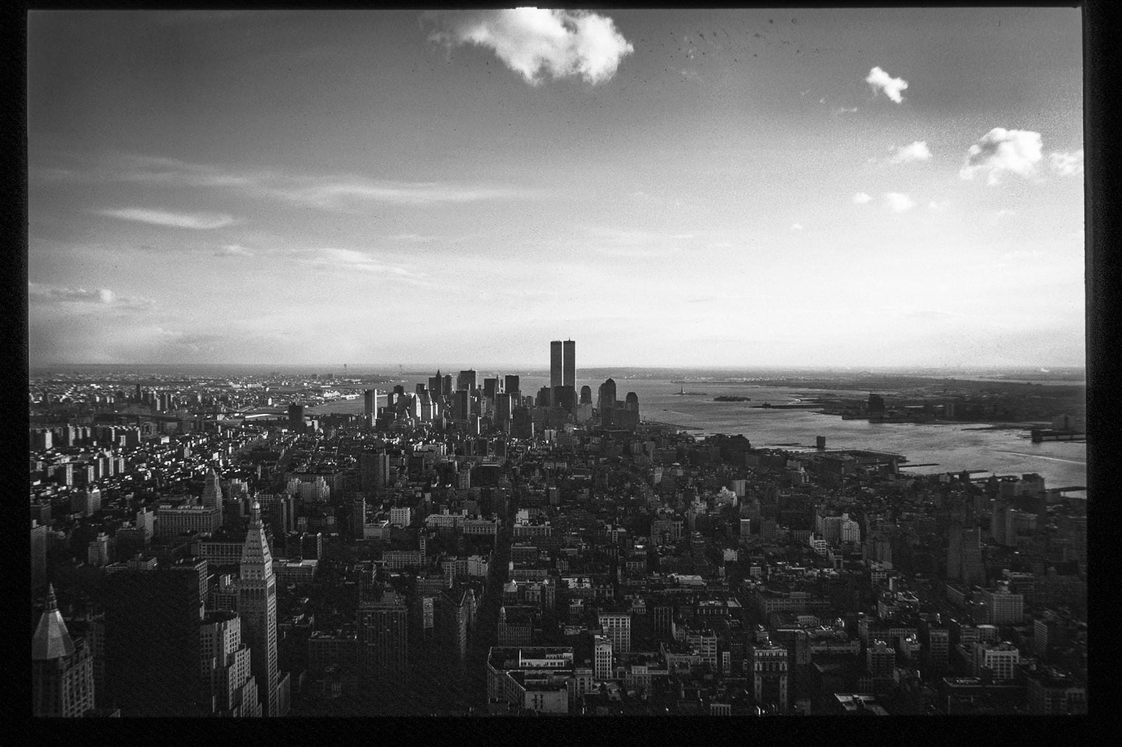 pexels photo 3074526 | The 9/11 Attack anniversary: A Deep Dive into History, Impact, and Healing | TamzidulHaque.com 9/11 attack anniversary, September 11 memorials, 9/11 history facts, 9/11 survivor stories, 9/11 impact on America